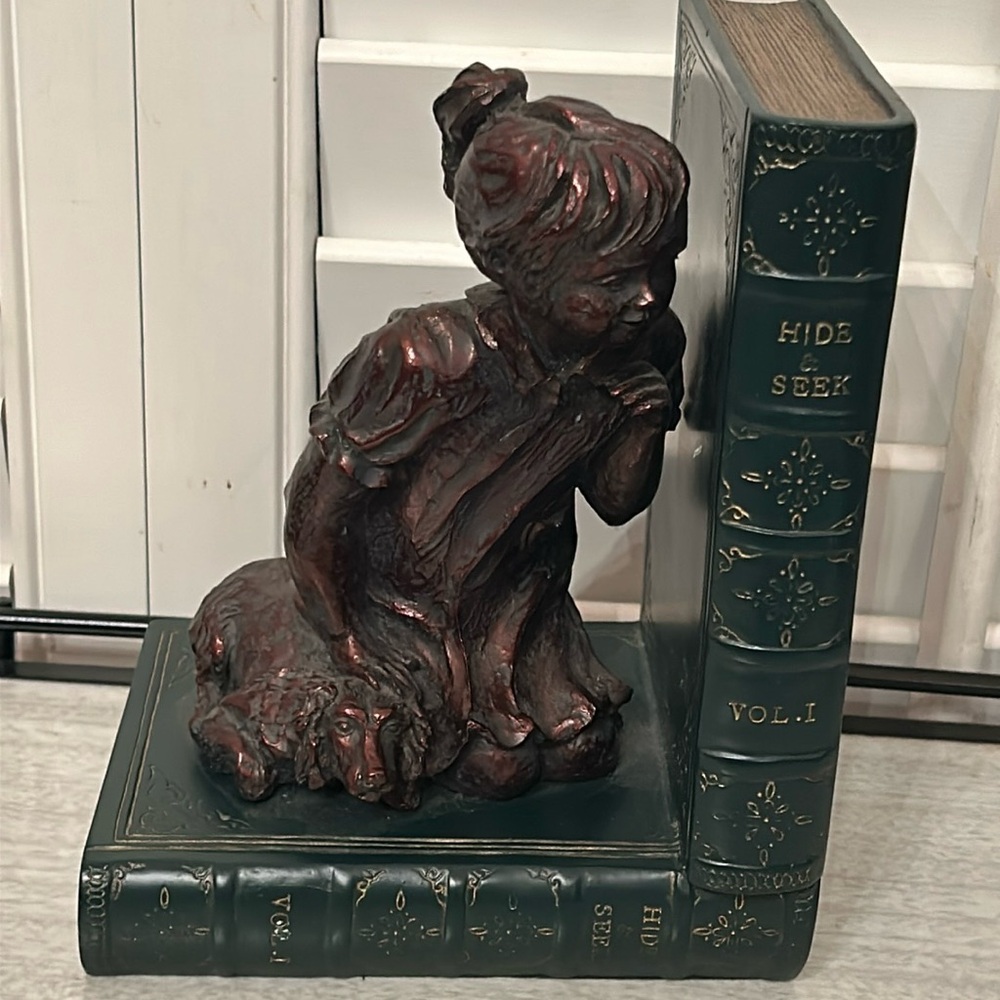 Hide and Seek Bookend